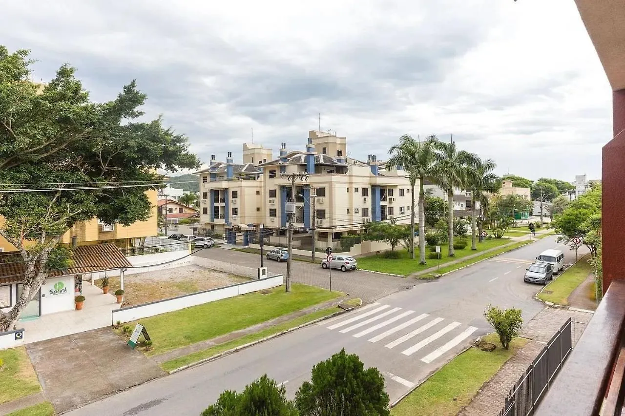 Apto próximo do mar e de tudo JBA202 Florianópolis Brasil